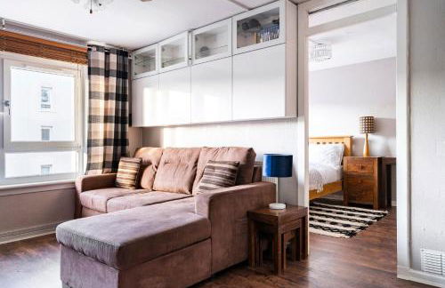 Lovely 1-bedroom property with balcony in West end - Foto 8