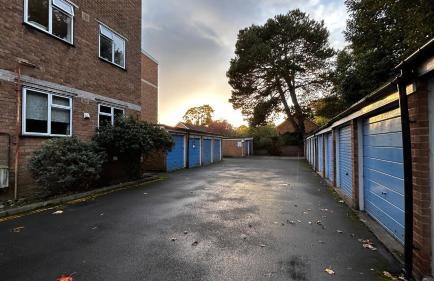 Cozy 2 Bedroom Apartment close to Town Centre - Foto 24