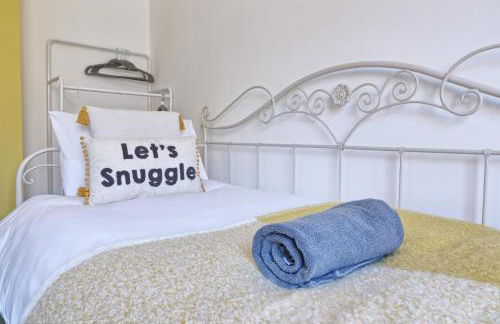 Comfy 4 Bed, Sleeps 8, fast WIFI, Contractor friendly - Foto 33