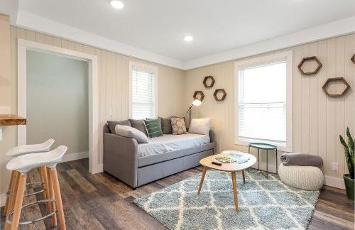 Contemporary Mid-Century Style Downtown AC - Photo 7