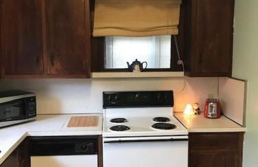 Old Time Beach Front Cottage - The Beach is your Backyard! Pet Friendly cottage - Photo 33