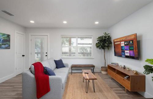 Serene Place Walk to UF Stadium Near Shands & Downtown - Photo 14