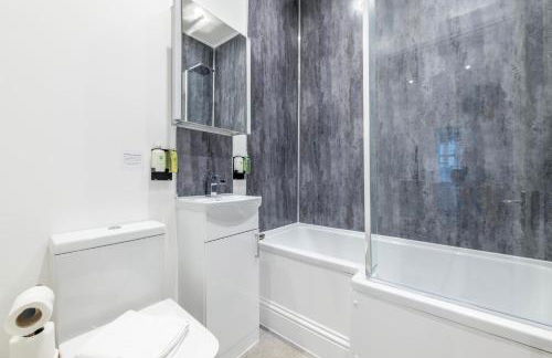 Modern Silverstone with FREE PARKING by Prescott Apartments - Foto 40