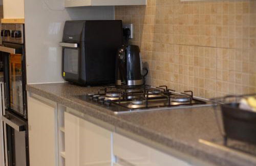 Spacious 4-bedroom Townhouse with Garden- Perfect for Groups! - Foto 16