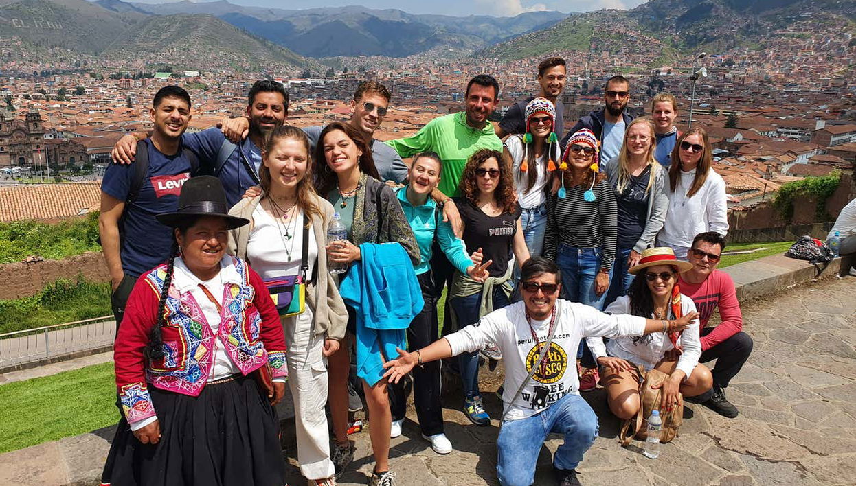 Apreciando as vistas de Cusco