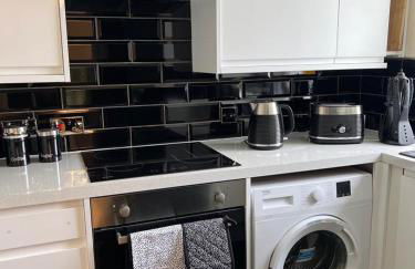 Modern Beautiful Gated Two Bed Apartment - Foto 5