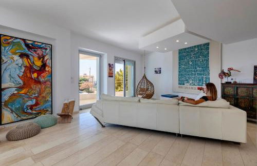 Luxury Seafront Villa with Rooftop Pool & Stunning Sea Views - Foto 40