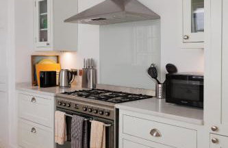 Beautiful house, Cirencester centre, parking - Photo 16