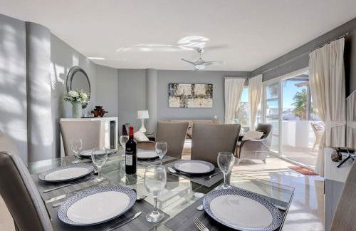 Stylish Penthouse Duplex at Matchroom Country Club - Photo 27