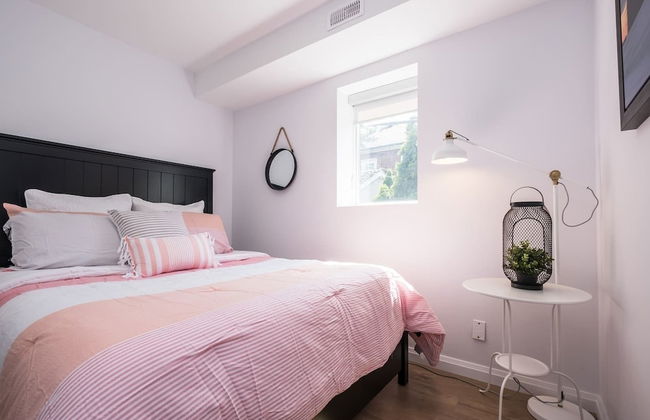 Chic & Central 3-bedroom in Little Italy - Photo 8