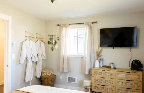 Waddle on Inn- Hot Tub, Pet Friendly, Fully Fenced, 5 Blocks to Beach! - Foto 19