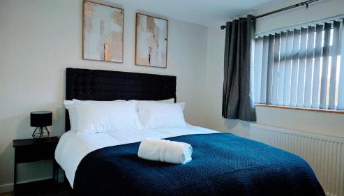 Modern 3 Bed House with Parking for Families and Contractors - Foto 3