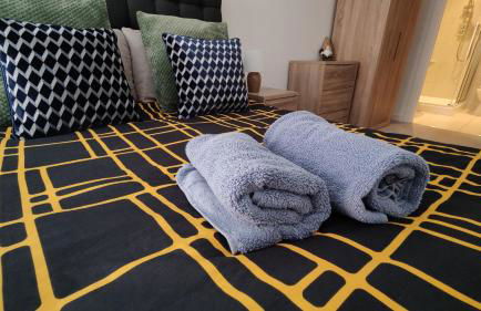 Bee City Cosy Stay - Near Train Stations and Shopping Centre with Paid Private Parking, 500Mbps Internet and Netflix - Foto 7