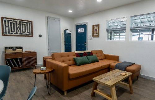 Winston's Hideaway. A few blocks walk to downtown. - Foto 8