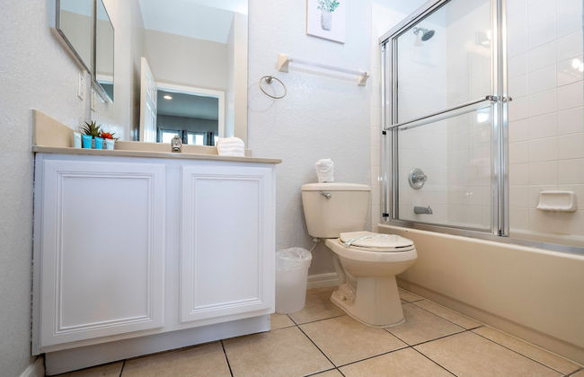 Cozy 4BR Regal Oaks w hot tub - Foto 12