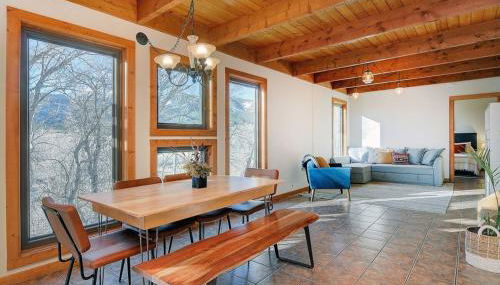 Casa Salida! 1 mile from dwntwn, private hot tub - Photo 4