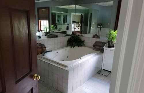 Large Home with Pool & 7 bedrooms; sleeps 21 - Foto 27