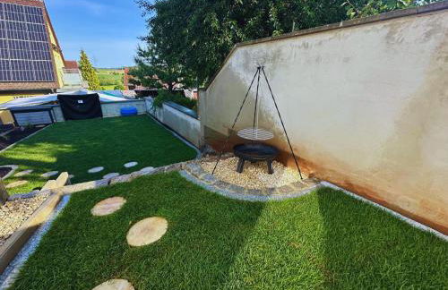 Frankenherz-Apartments - Premium Wohnung mit Terrasse & zwei Schlafzimmern, nahe Playmobil-Funpark, Self-Check-In - Foto 8