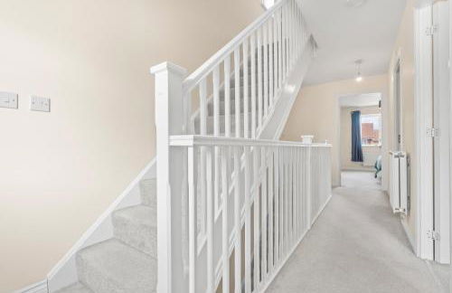 Stylish 4 Bedroom House in St Neots w Free Parking - Foto 12