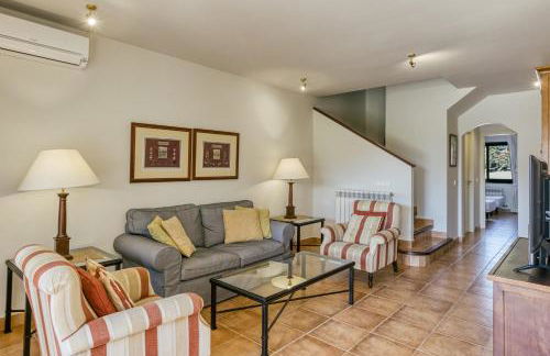 Family villa in Torremirona Resort - Foto 3