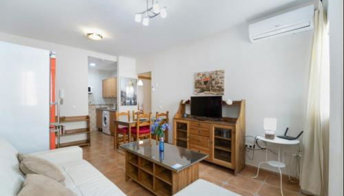 Esperanza free parking by Staycare - Photo 5