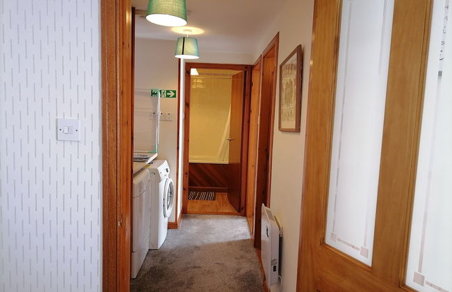 Impeccable 2-bed Flat in Wick - Photo 26
