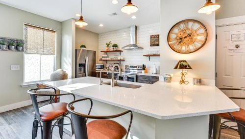 1 Mi to Old Town Cheerful Bluffton Townhome! - Foto 2