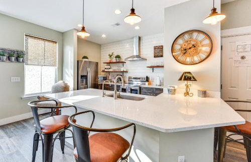 1 Mi to Old Town Cheerful Bluffton Townhome! - Photo 2