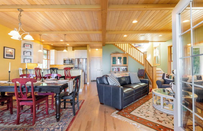 Westside Waterfront View Home - Avantstay Hot tub - Foto 14