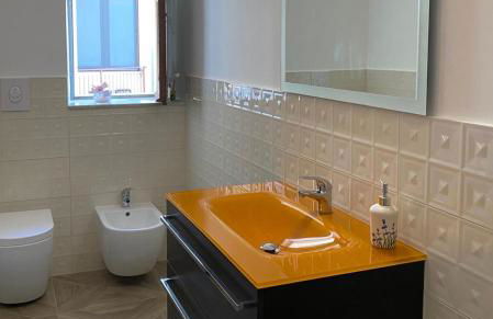 Golden House - Photo 6