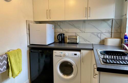 Cosy Contractors Retreat in Batley - sleeps 3 - Foto 13