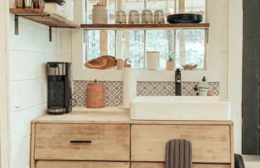 Secluded Treehouse Rental Ideal for Glamping in Alabama - Foto 35