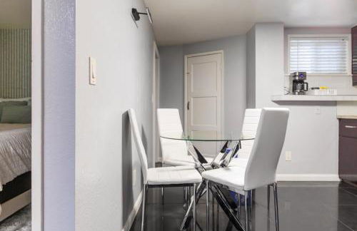 Victorian Retreat 2Bed, 1Bath, Parking, Game Room - Foto 32