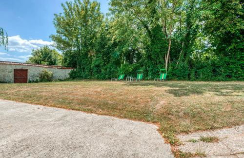 Farmhouse in Boncourt with Private Garden - Foto 35