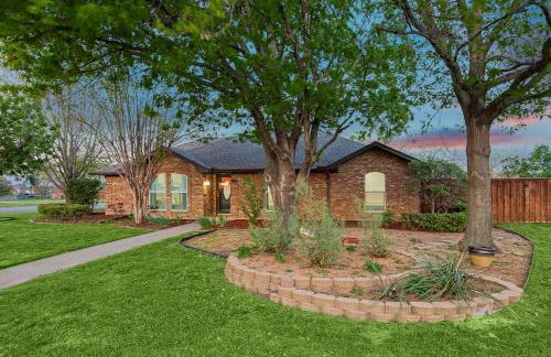 Gorgeous 4BR Holiday Home with Huge Yard and Pool - Foto 34