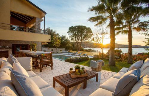 Villa Barotul - Photo 1