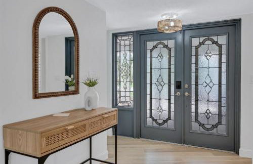 Serene Pool & Spa Home near Beaches & Downtown - Foto 18