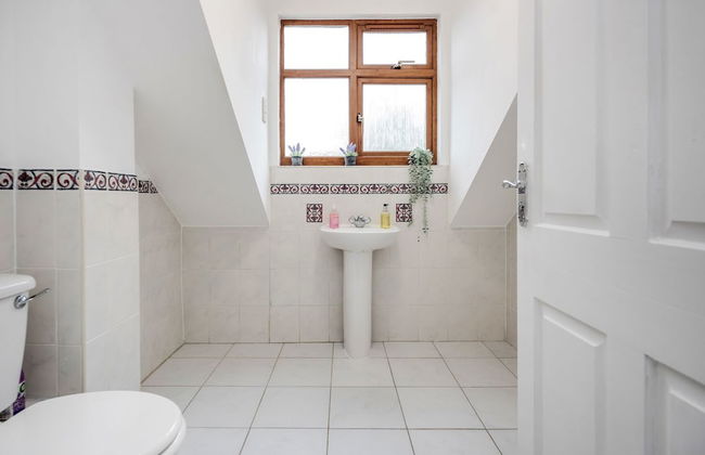 Maidenhead Pet Friendly 4 Bed House - Foto 11