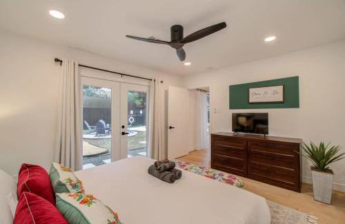 Spring Branch Paradise 4-BD Backyard Pool Oasis - Foto 17