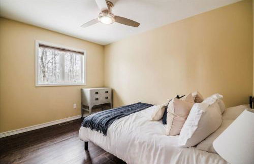 Modern Home of Style & Comfort! - Foto 35