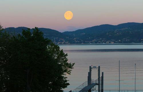 Great Lake View Artist's Apartment - Foto 31