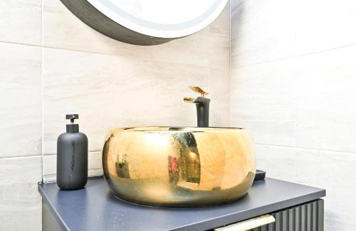 Lovely 3 Bed for Families, Contractors, Relocation - Foto 32