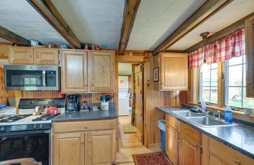 Peaceful Oakfield Cabin on Mattawamkeag River! - Foto 10