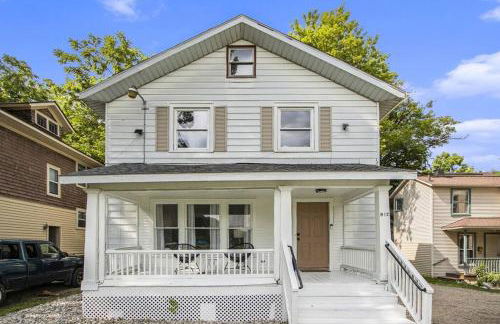 Entire 4 Bdrm Beautiful Home Next to WMU/K College - Foto 16