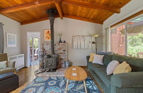 Red Cabin in Twain Harte - King bed - Photo 2