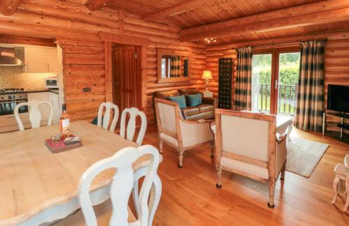 Endeavour Lodge 4 - Photo 3