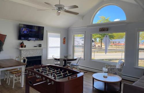 Caseville Splash and Sand Beach House - Photo 1