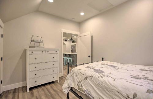 Chic Farmhouse w/ Creek in Heart of Wine Country! - Foto 14