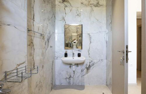 Villa Pasiphae - With Private Heated Pool - Photo 40