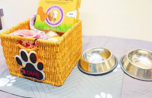 Sleeps 10 + Coffee bar + Game Room + Train to CHGO - Foto 4